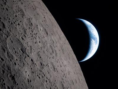 Jorden set fra Artemis II rejsen 2026